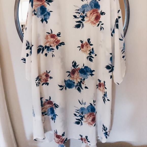 Floral kimono - Picture 2 of 2